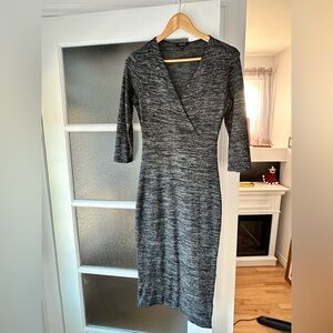 RW&CO. Knit Jersey V neck Dress Size S